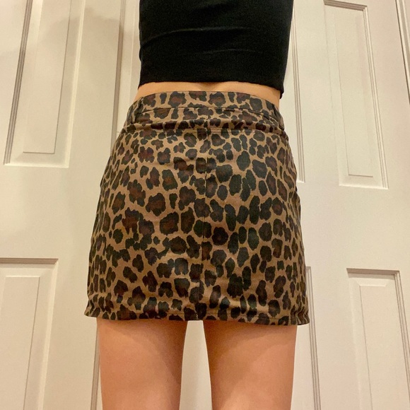 Leopard print skirt - Picture 3 of 3